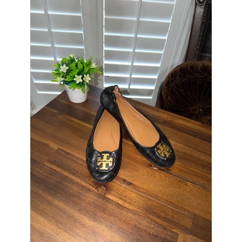 Tory Burch Reva Black‎ Leather Ballet Flats Gold Logo Medallion Size 8M